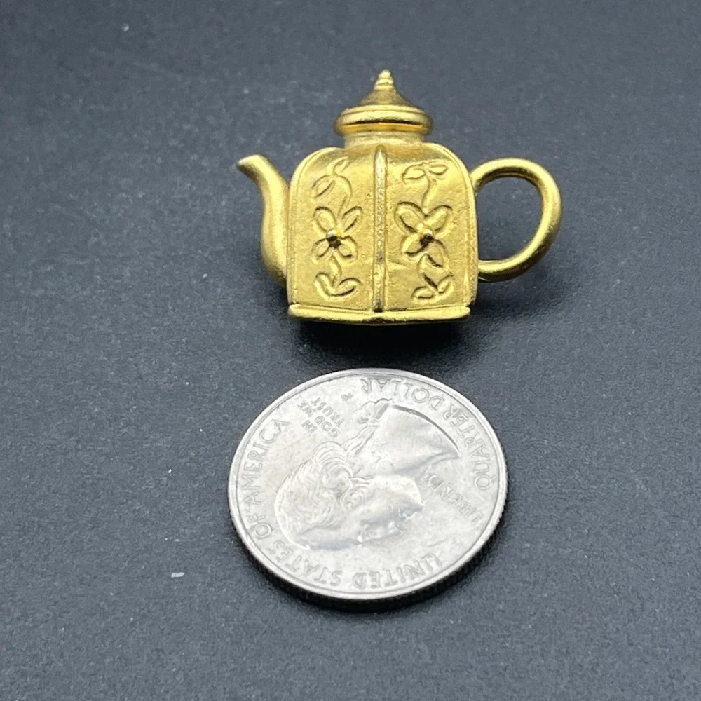 3D Gold Tone‎ Teapot Lapel Hat Pin